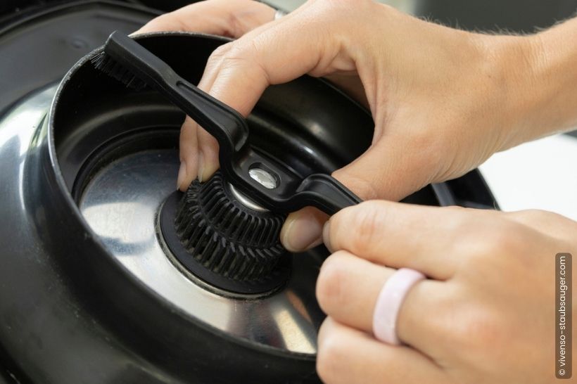 Mit wenigen Handgriffen lässt sich der Separator vom Motorblock lösen
